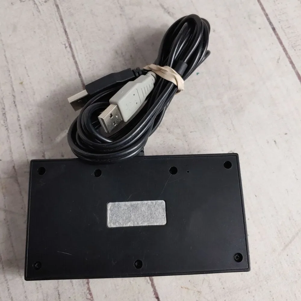 GameCube Controller Adapter 4 Port Hub for Wii U & PC USB Black Converter TESTED